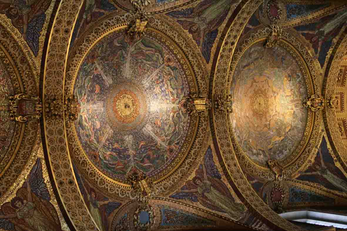 Guilded Ceiling Image